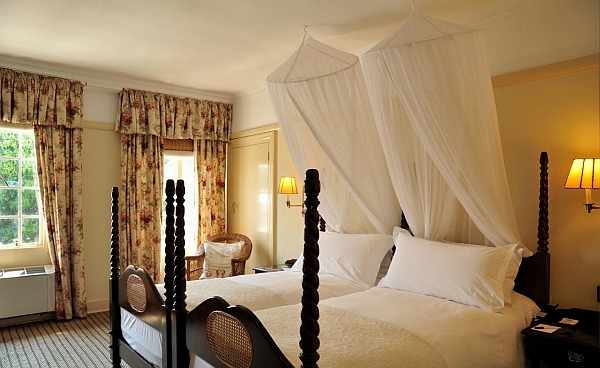 Victoria Falls Hotel accommodation - Standard twin room